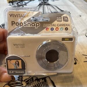 Vivitar PopSnap Digital Camera in White